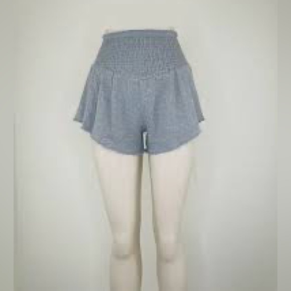 Lovers + Friends Rosabelle Shorts in Grey 🦋 - Picture 5 of 9